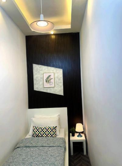 Rest Partition In Tecom Near Metro