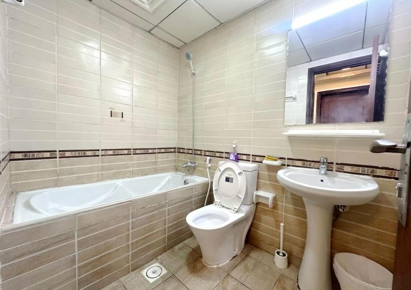 Homestay Rest Partition In Tecom Near Metro *