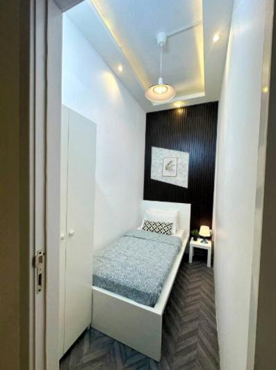 Homestay Rest Partition In Tecom Near Metro *