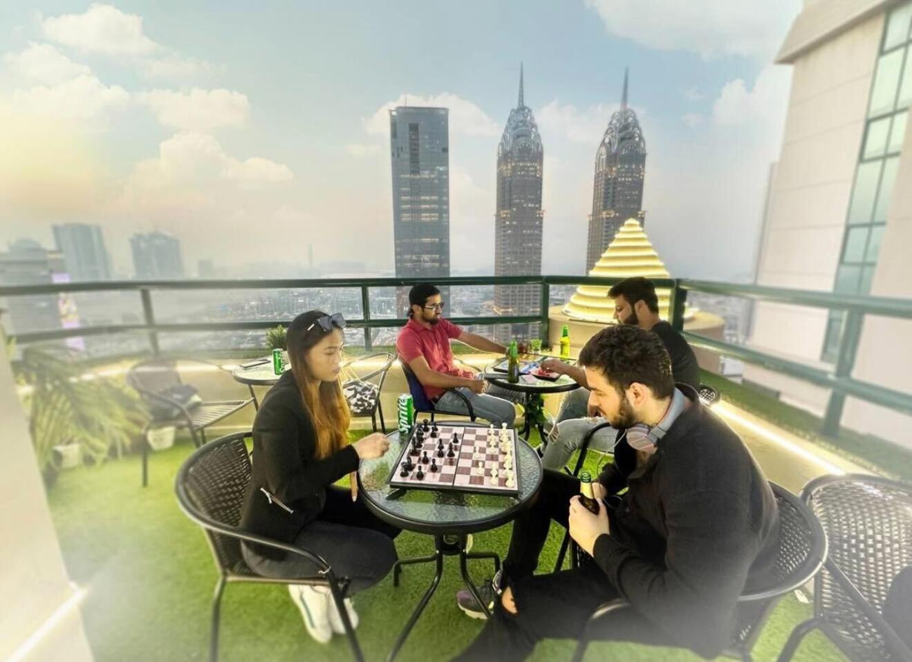 Rest Partition In Tecom Near Metro * Dubai