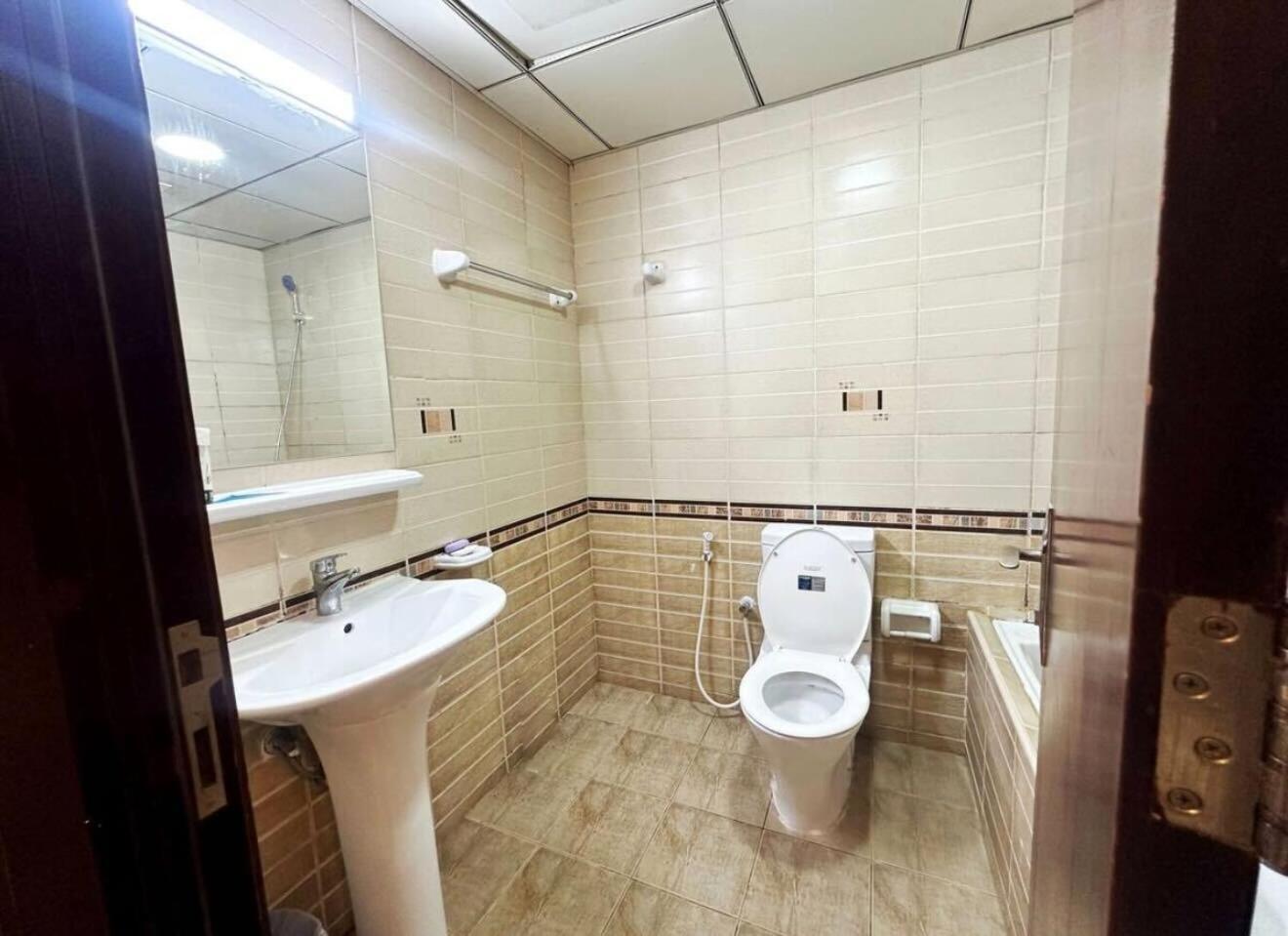 Rest Partition In Tecom Near Metro Dubai